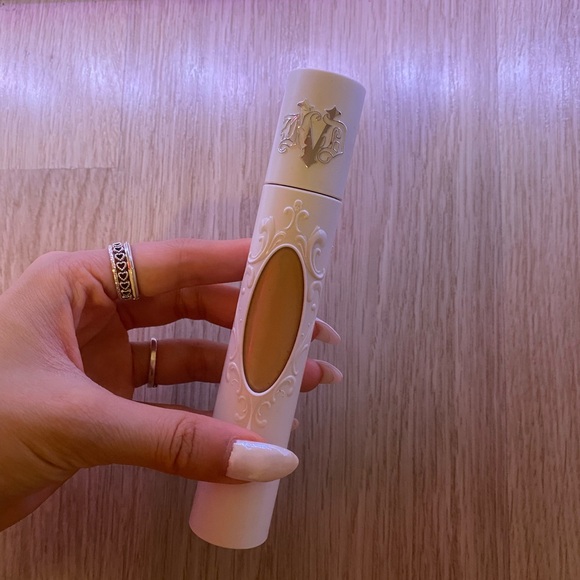 KVD True Portrait Foundation Shade 042 - Picture 2 of 3